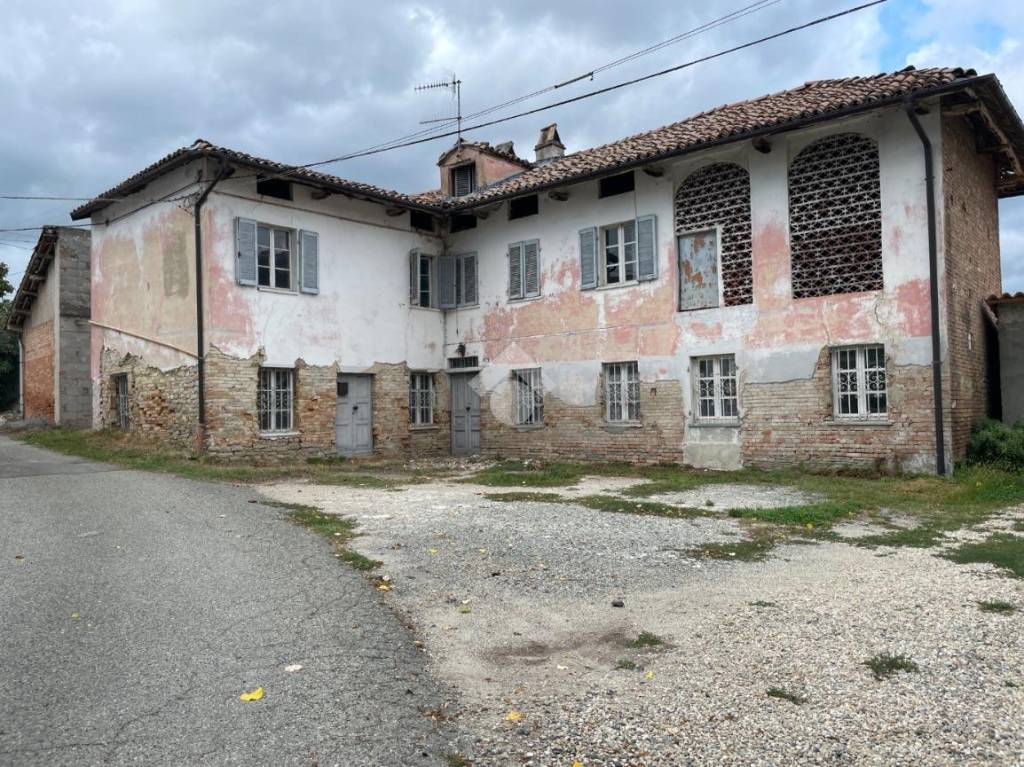 Casa Indipendente in vendita a San Marzano Oliveto regione Mariano, 17