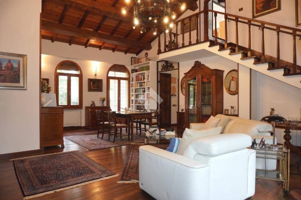 Villa in vendita ad Ariccia via delle Cerquette, 122
