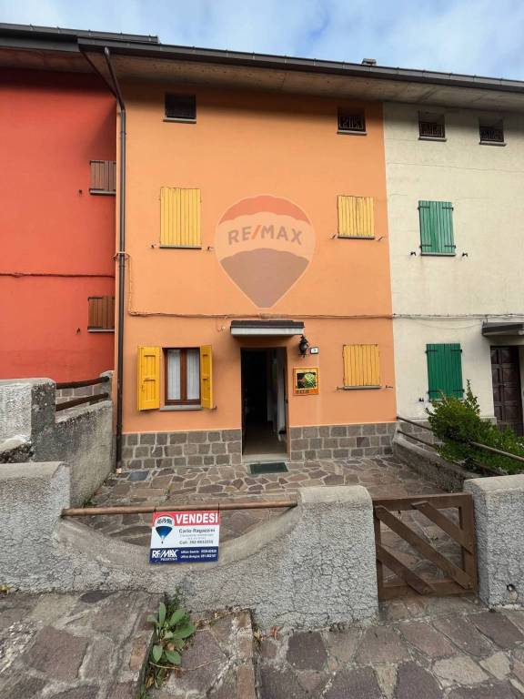 Villa a Schiera in vendita a Sestola via circonvallazione, 3