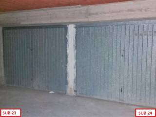 Garage in vendita ad aci catena via vampolieri, n. 73