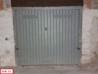 Garage in vendita ad aci catena via vampolieri, n. 73