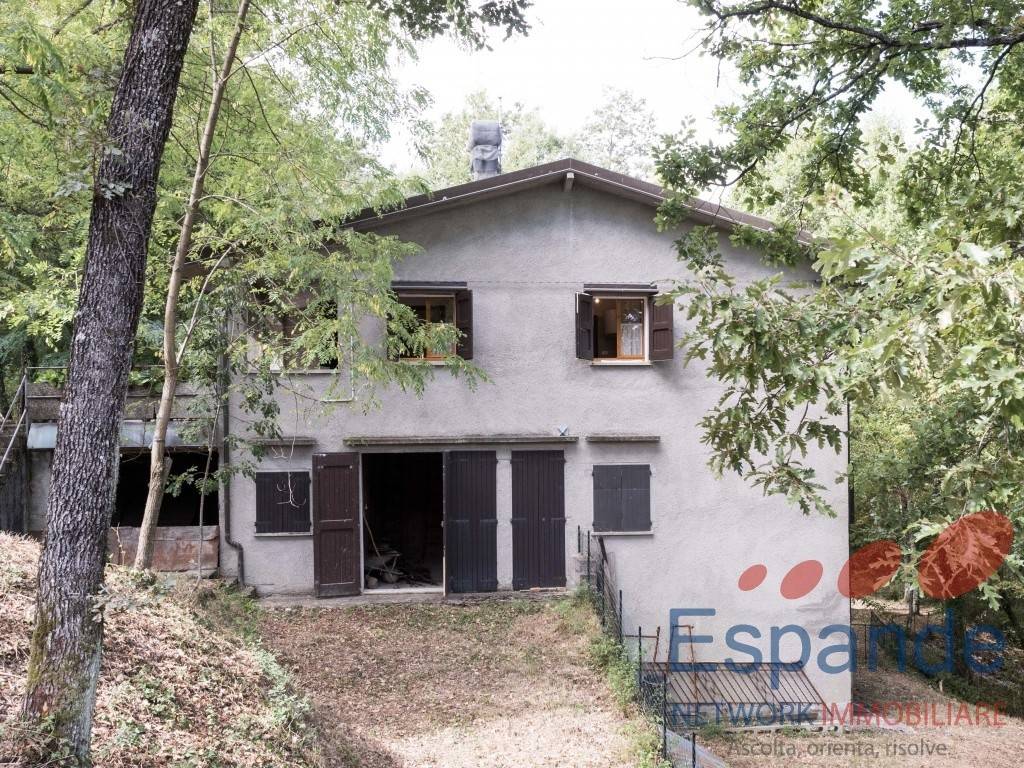 Villa Bifamiliare in vendita a San Benedetto Val di Sambro via le macchie, 3