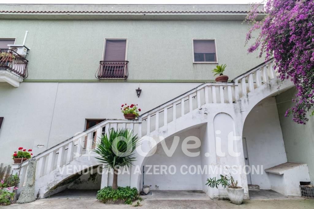 Casale in vendita a Taranto via Lago di Carezza, 10