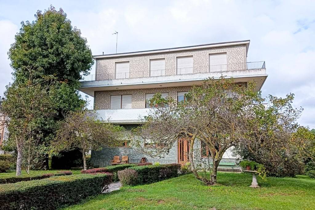 Villa Bifamiliare in vendita a Monale via Guglielmo Marconi, 5