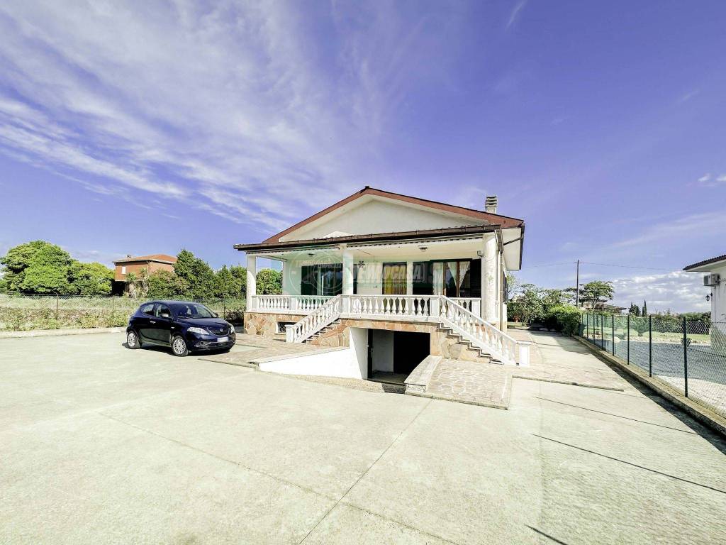 Villa in vendita ad Anguillara Sabazia via del Casale di Sant'Angelo