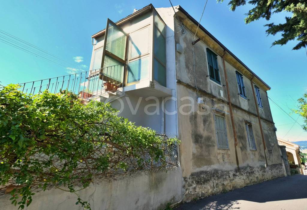 Appartamento in vendita a Trieste via Vittorio Bersezio, 17