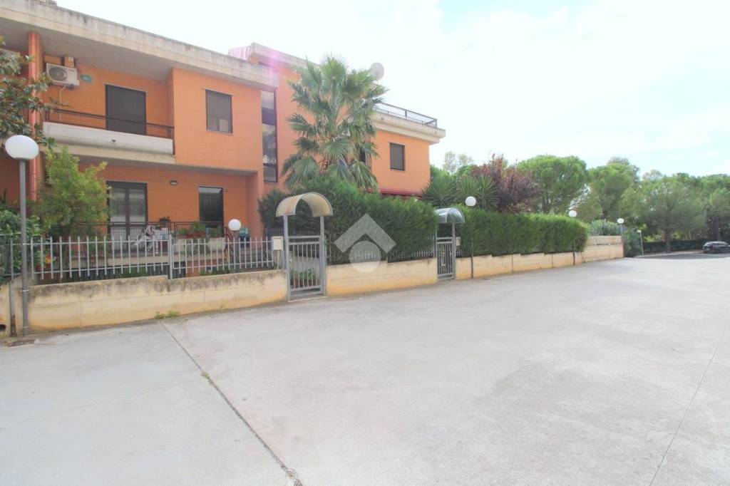 Villa a Schiera in vendita a Lucera via Alfonso La Cava, 34