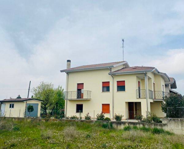 Villa in vendita a Bondeno via Gorizia