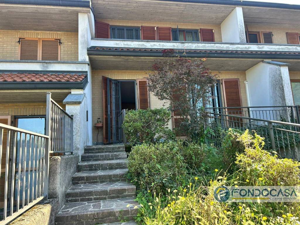 Villa a Schiera in vendita a Lentate sul Seveso via friuli