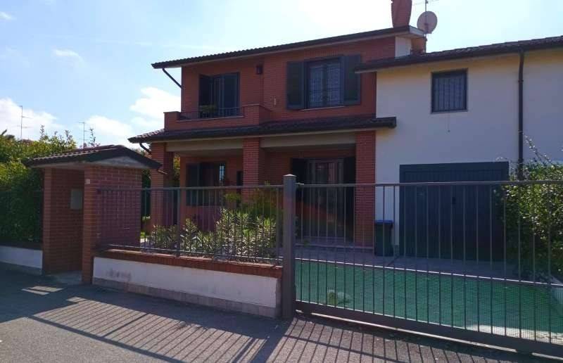 Villa a Schiera in vendita a Cura Carpignano via Artigiani, 95