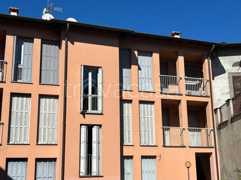 Appartamento in vendita a La Valletta Brianza via Vittorio Veneto, 61