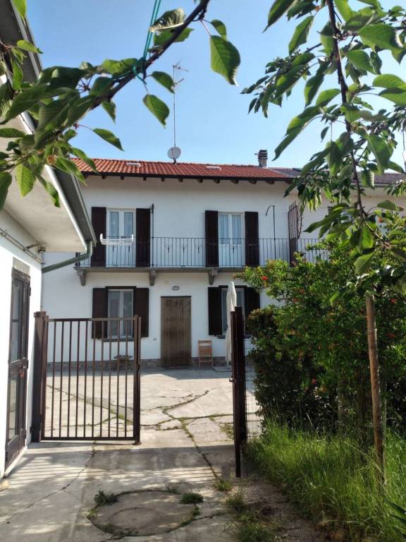 Villa in vendita a Borgolavezzaro via San Giovanni, 3