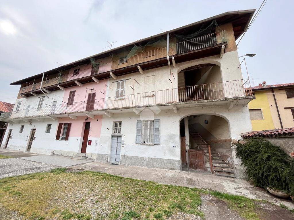 Casa Indipendente in vendita a Gerenzano via Quarto dei Mille, 3