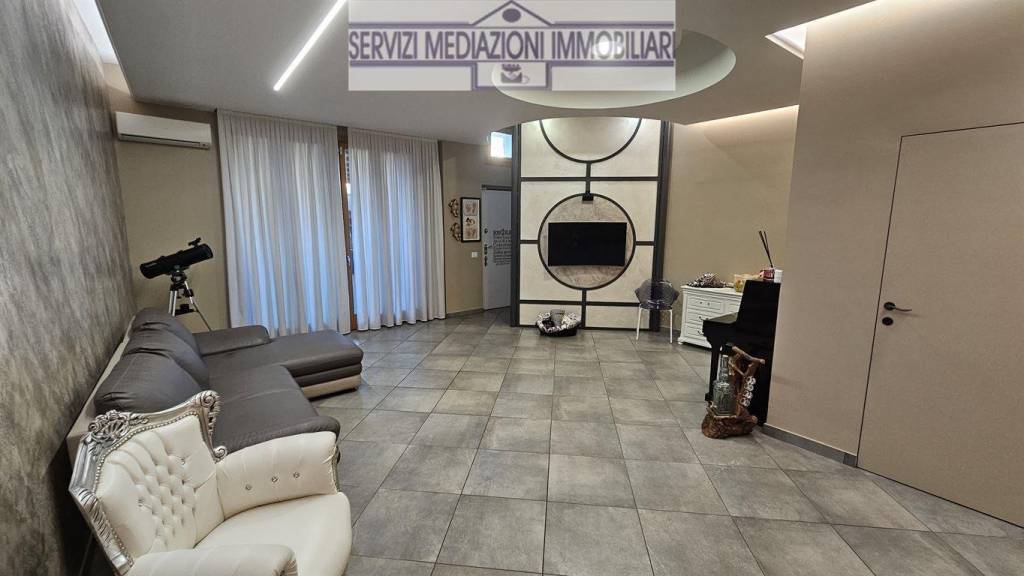 Casa Indipendente in vendita a Cernusco sul Naviglio via Monza, 79