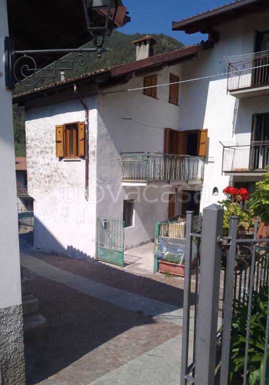 Villa a Schiera in in vendita da privato a San Pellegrino Terme località Alino, 6