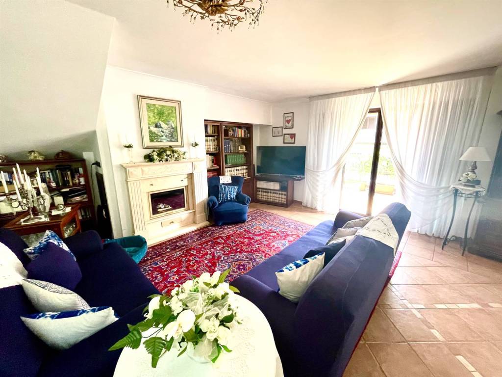 Villa Bifamiliare in vendita a Rende via Parini, 14