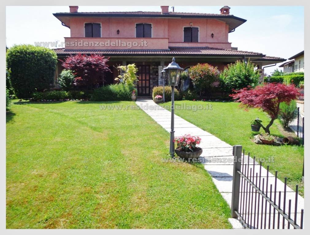 Villa in vendita a Sirmione via Roma