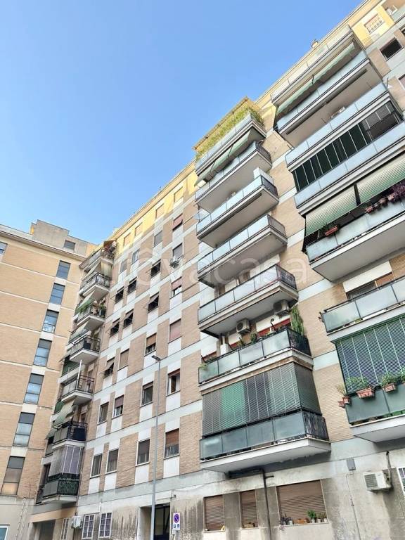 Appartamento in vendita a Roma via Giuseppe Pianell, 48
