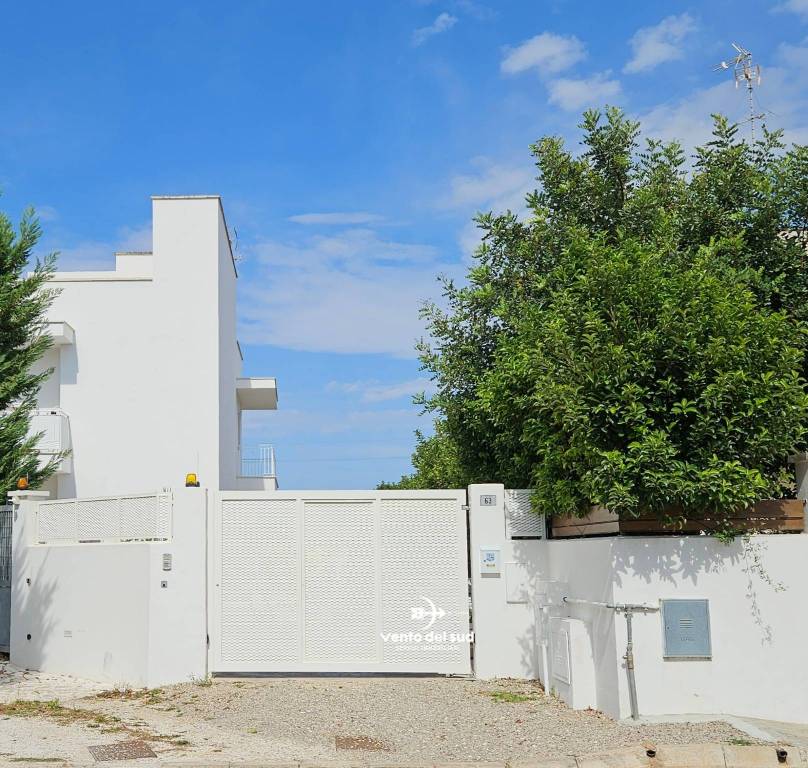 Villa in vendita a Lecce via Charles le Corbusier, 63