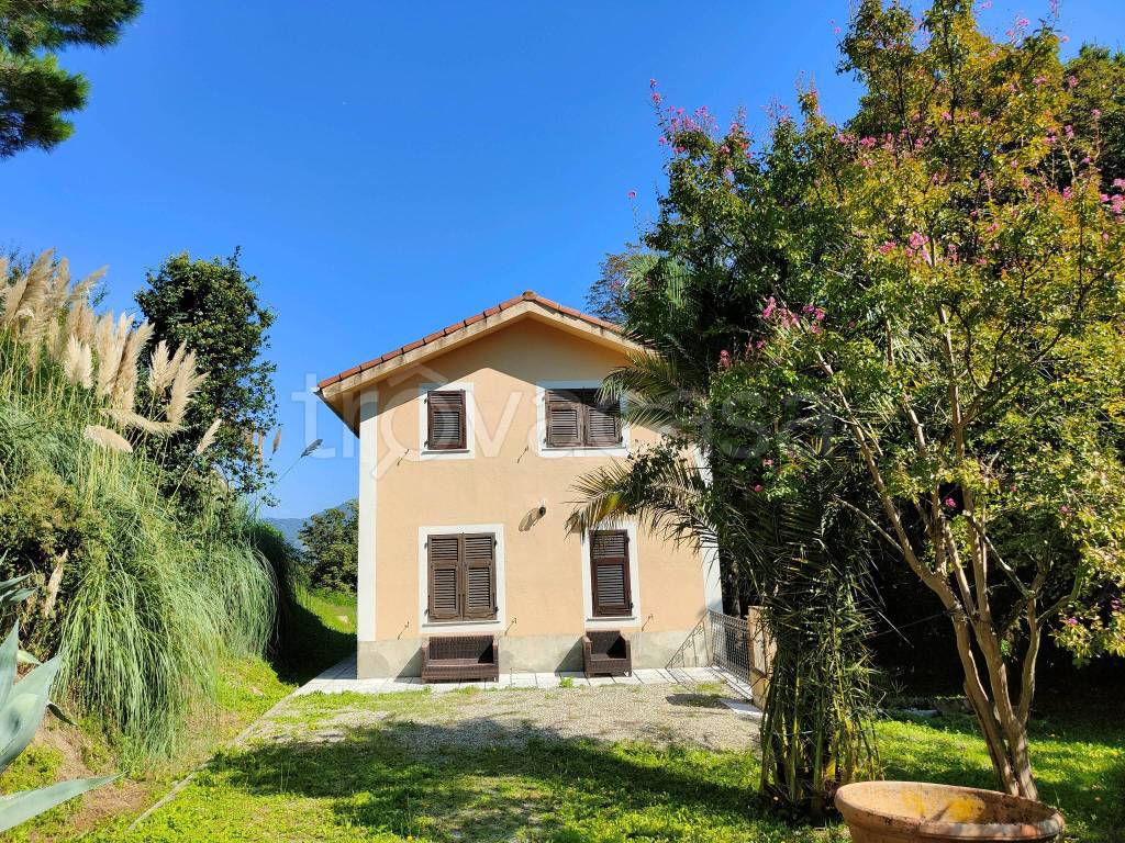 Villa in vendita a Genova via Antonietta Massuccone Mazzini