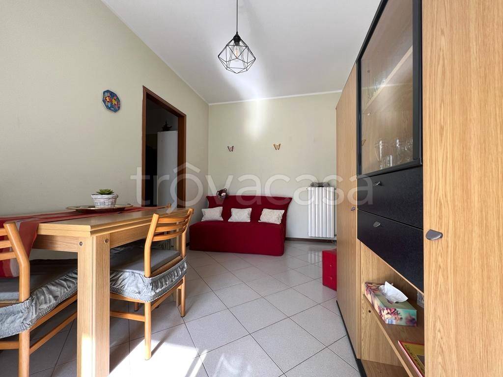 Appartamento in vendita a Vezza d'Alba via Roma, 23