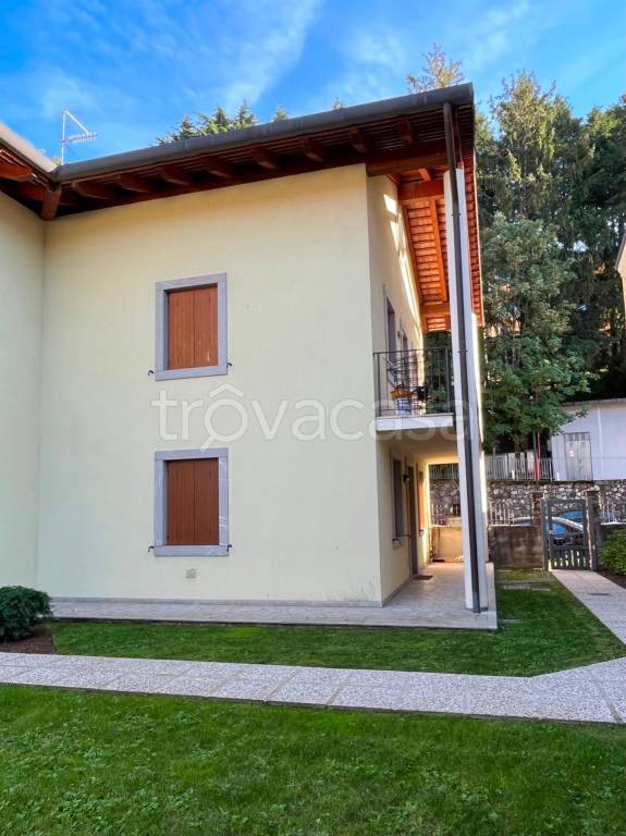 Villa a Schiera in vendita a Tarcento via Sottocolle Verzan, 5