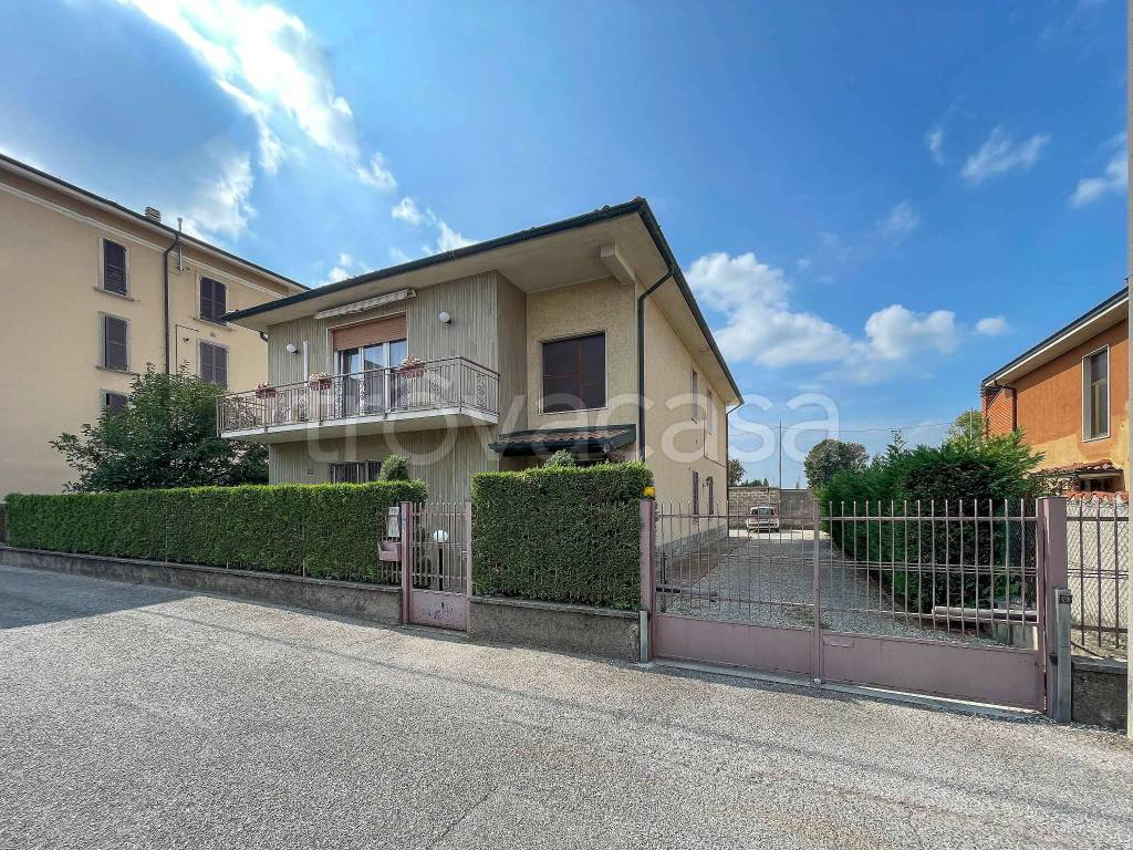 Appartamento in vendita a Caravaggio via IV Novembre