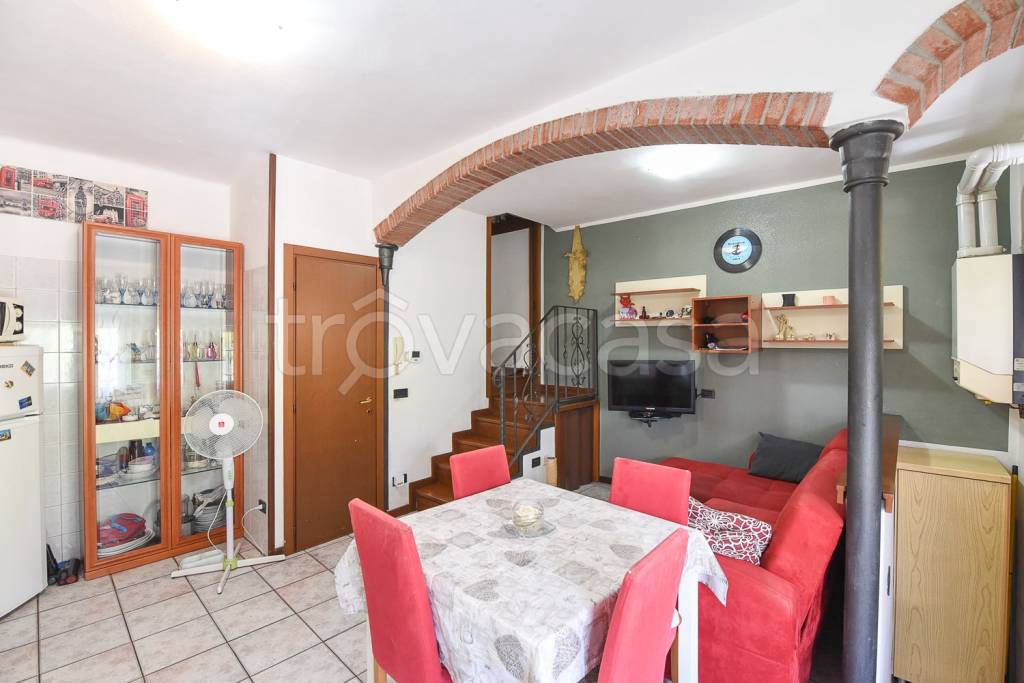 Casa Indipendente in vendita a Lentate sul Seveso via Monte Grappa, 20