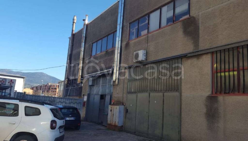 Capannone Industriale in vendita a Sesto Fiorentino via Alcide de Gasperi 32
