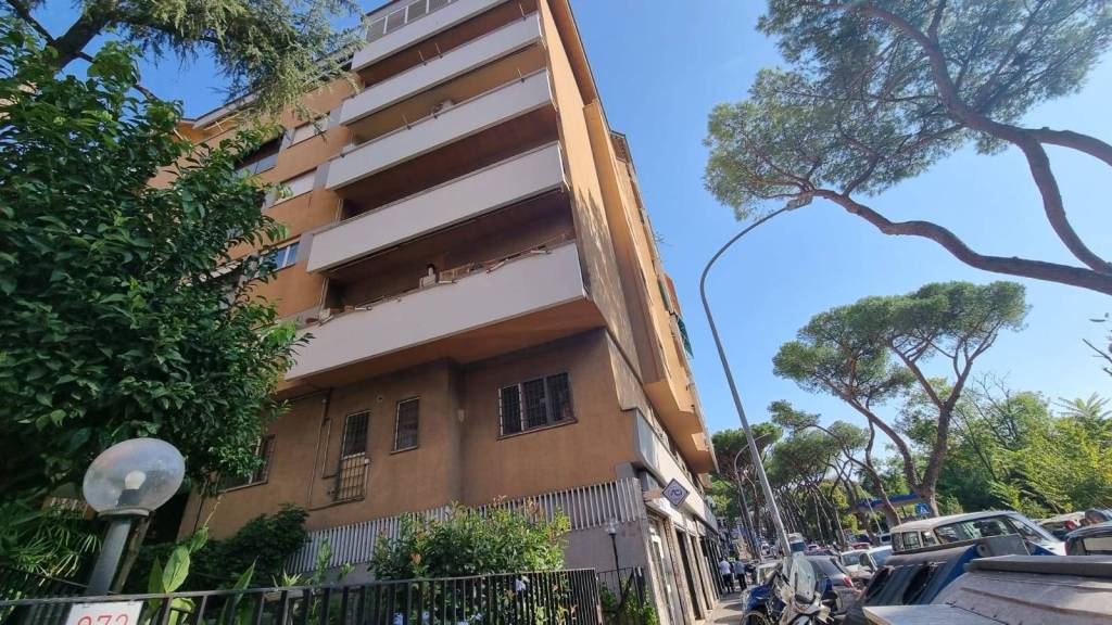 Appartamento in vendita a Roma via Nomentana, 875