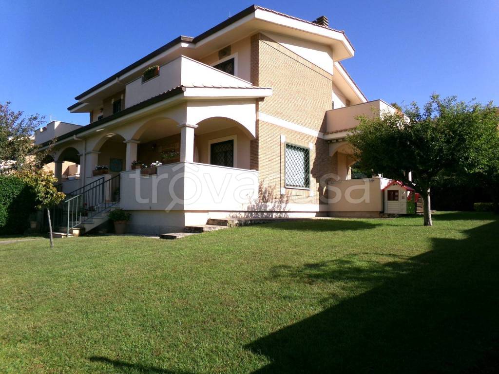 Villa Bifamiliare in vendita ad Anzio via Primero, 38