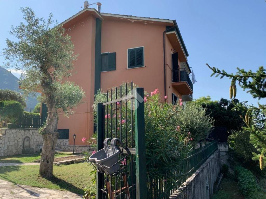 Casa Indipendente in vendita ad Atina via Tiglie