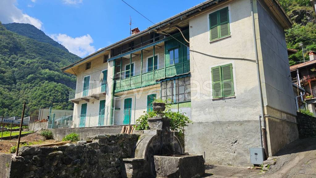 Villa in vendita a Varallo regione Scopelle