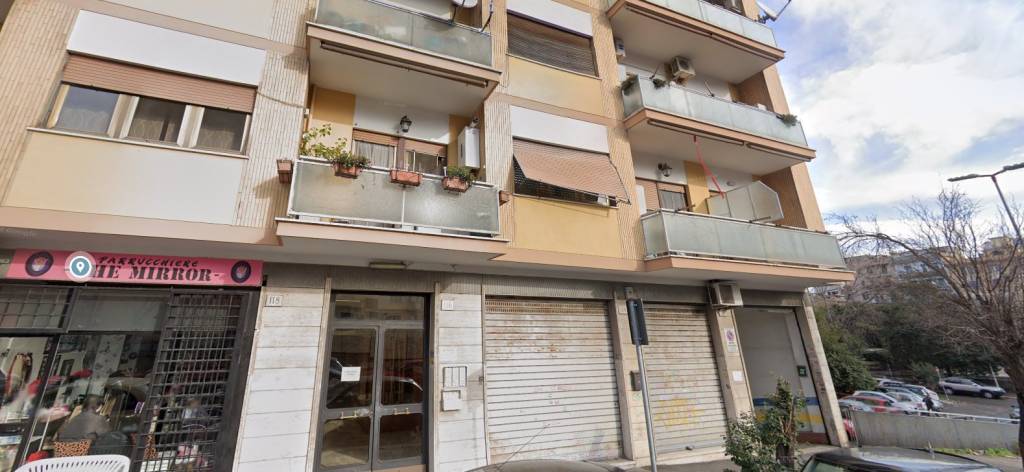 Appartamento in vendita a Roma via Bartolomeo Perestrello, 116