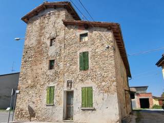 Casa indipendente in vendita a lesignano de' bagni via martiri della libertà