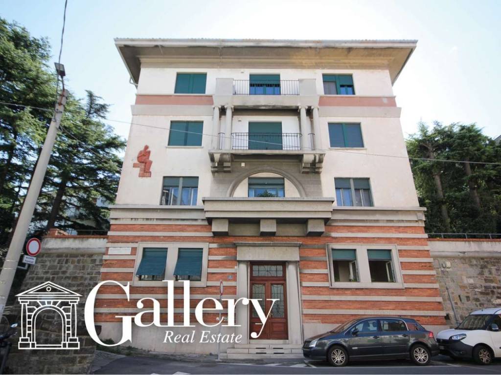 Appartamento in vendita a Trieste via Pasquale Besenghi
