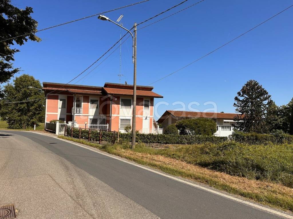 Villa Bifamiliare in vendita a Vigliano Biellese via Giuseppe Rivetti, 56