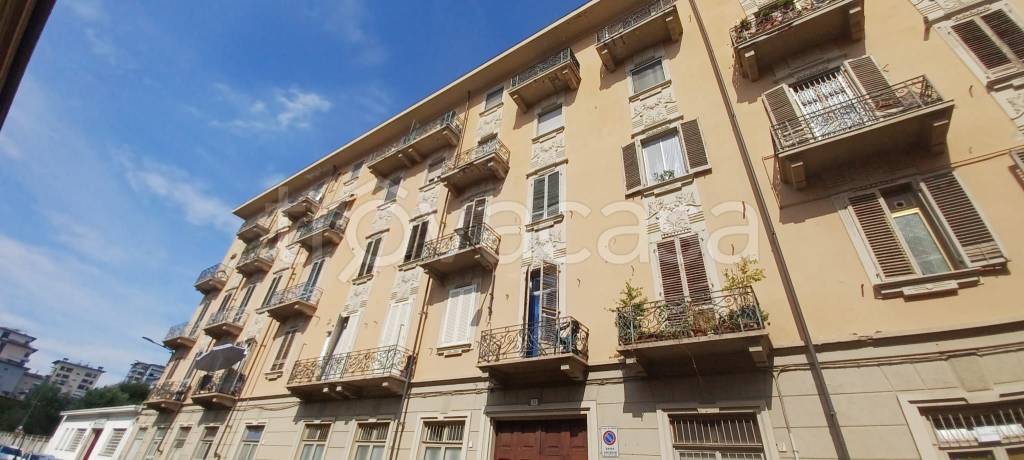 Appartamento in vendita a Torino via Balangero, 24