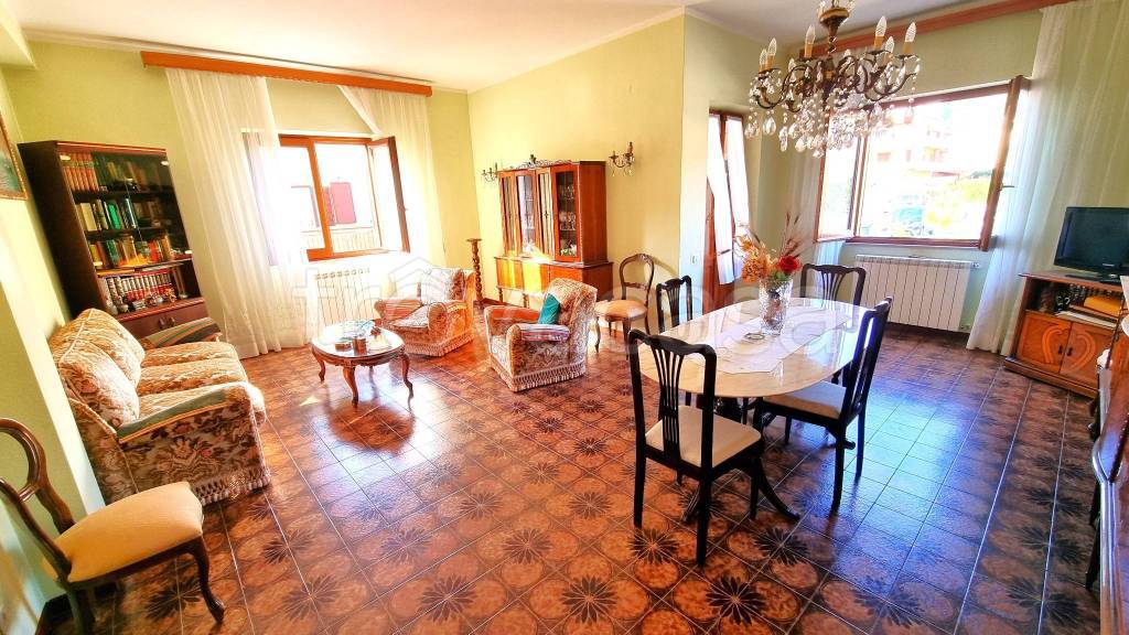 Appartamento in vendita a Trevignano Romano via della Rena, 35