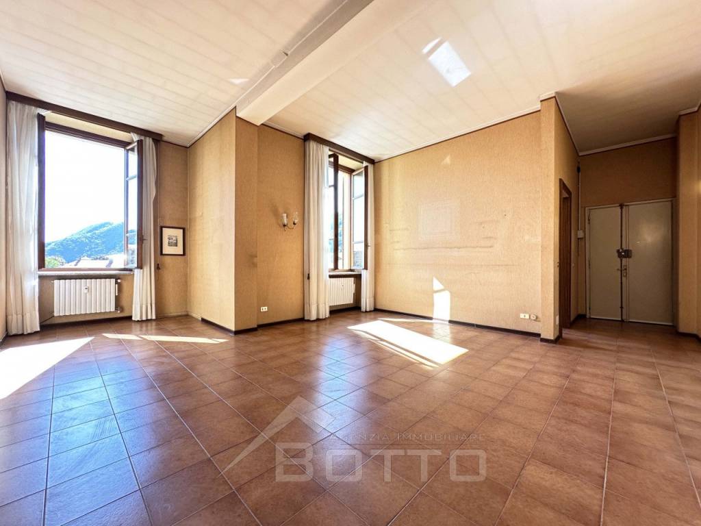 Appartamento in vendita a Borgosesia via general cantore 6