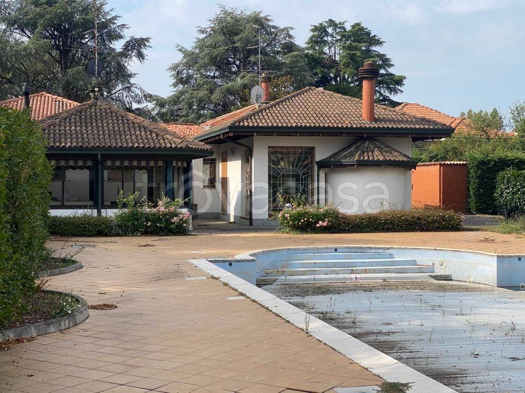 Villa in in vendita da privato a Corbetta via Simone da Corbetta, 126