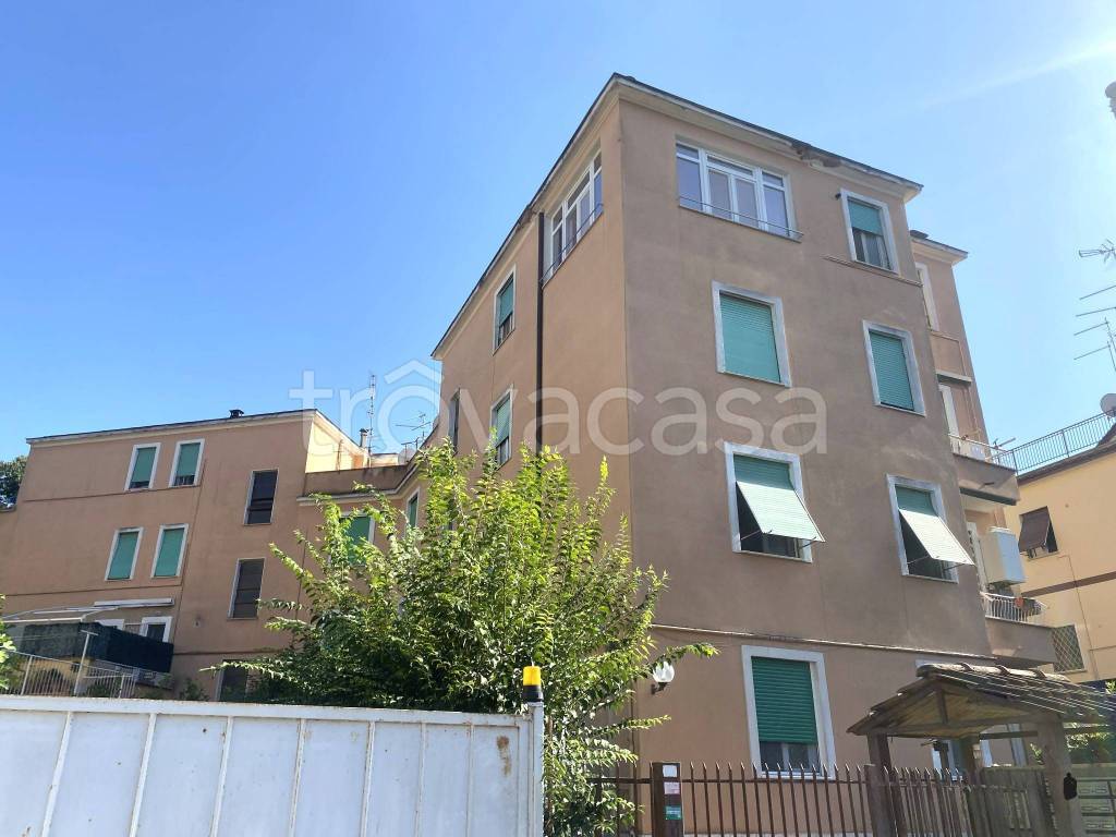 Appartamento in vendita a Roma via Forlimpopoli