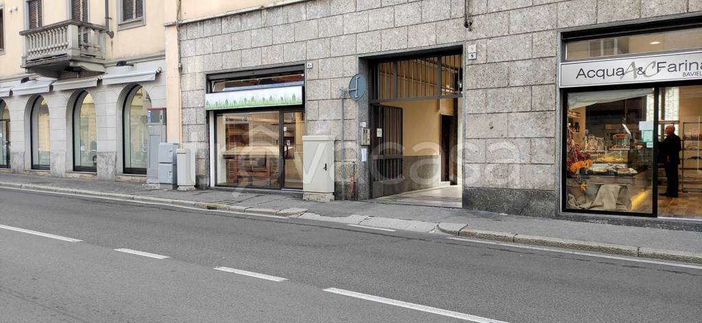 Negozio in affitto a Saronno via San Giuseppe, 5