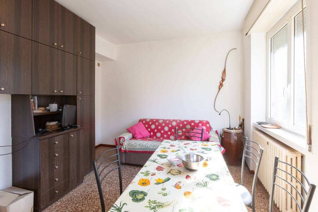 Appartamento in vendita a Milano via Monte Rotondo, 14