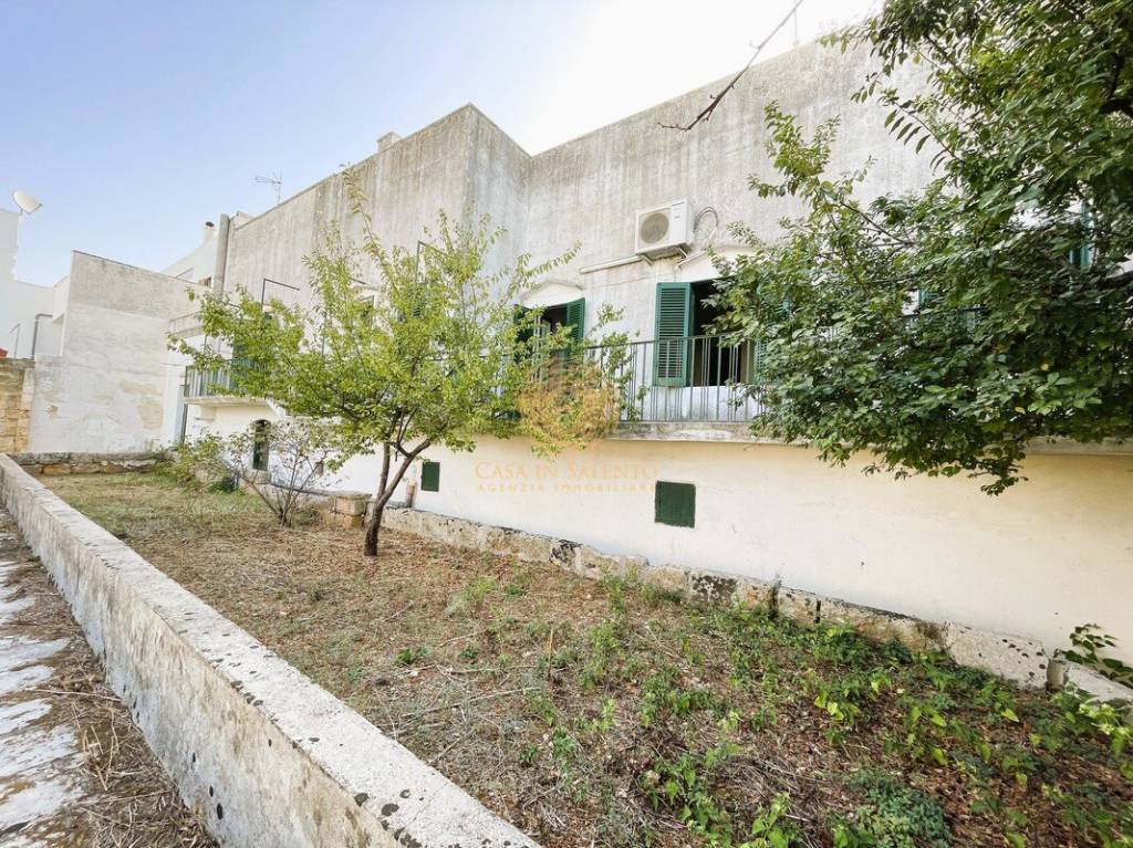 Villa in vendita a Presicce-Acquarica via Giuseppe Mazzini, 71