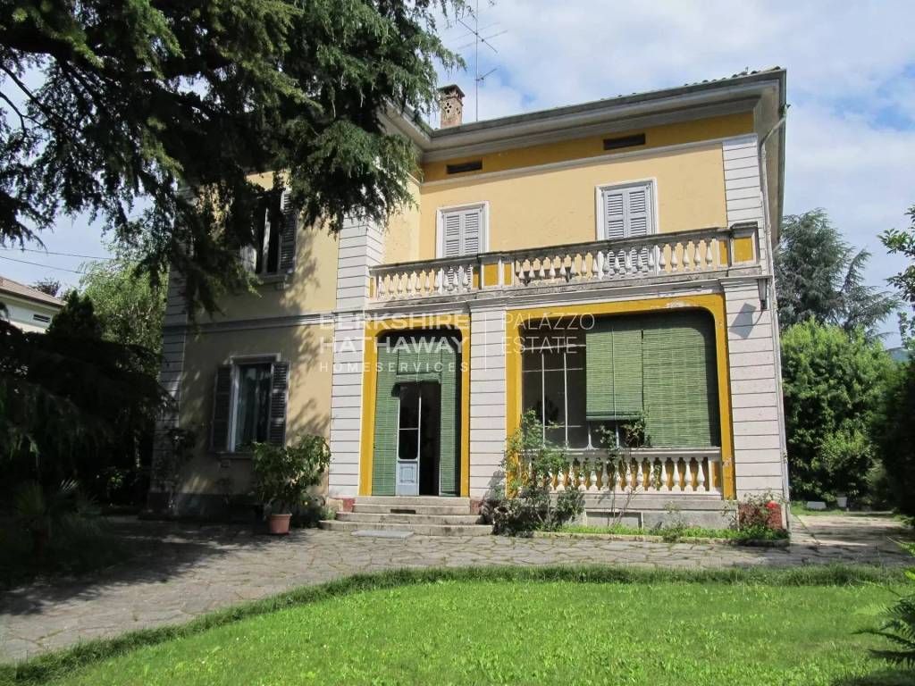 Villa in vendita a Erba
