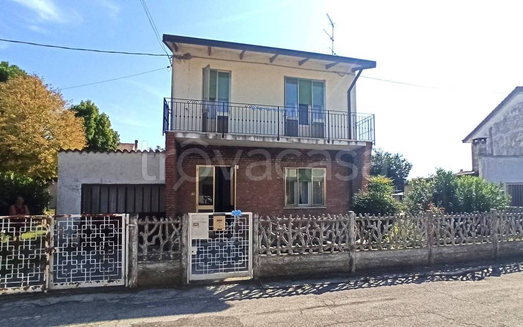 Villa in vendita a Bosaro via Giuseppe Dozza, 47