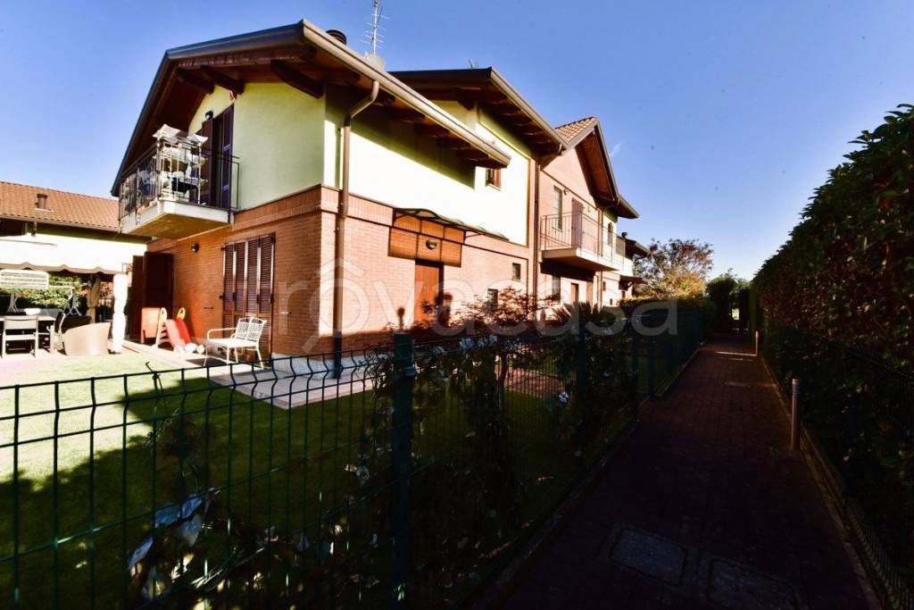 Villa a Schiera in vendita a Cislago