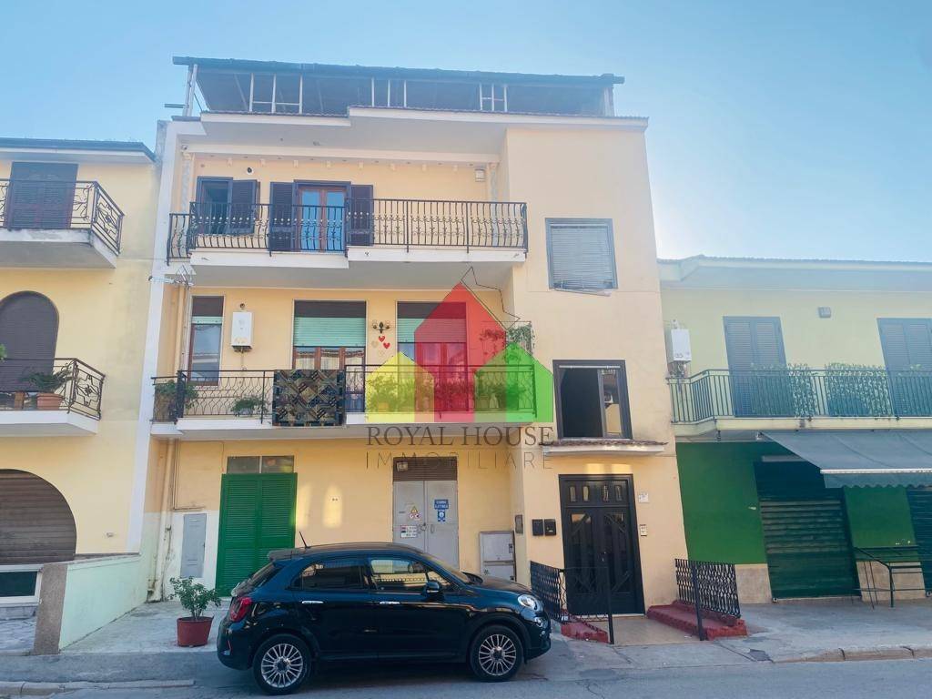 Appartamento in vendita a Parete via Vittorio Emanuele
