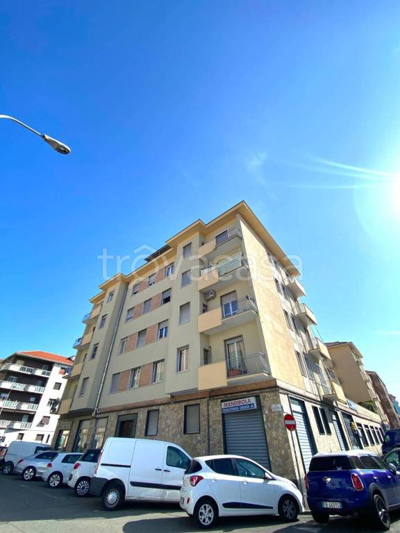 Appartamento in vendita ad Alessandria via Piave